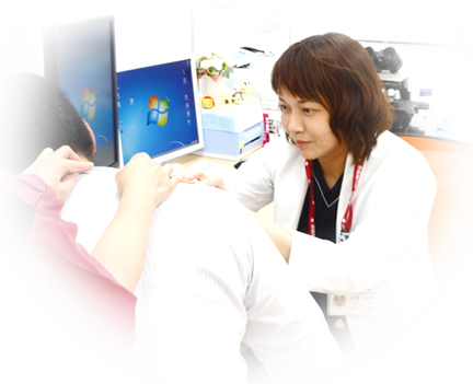 皮膚科診療の写真